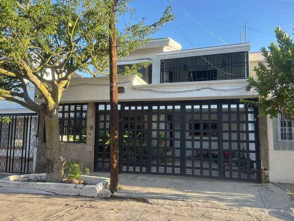 Casa en Venta en Fraccionamiento Jardines Alcalde - Joaquin Aguirre Berlanga 673