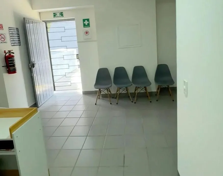 Foto 7 de A 3 MIN DE GLORIETA DE LA NORMAL, CONSULTORIO U OFICINA EN RENTA AV. ALCALDE
