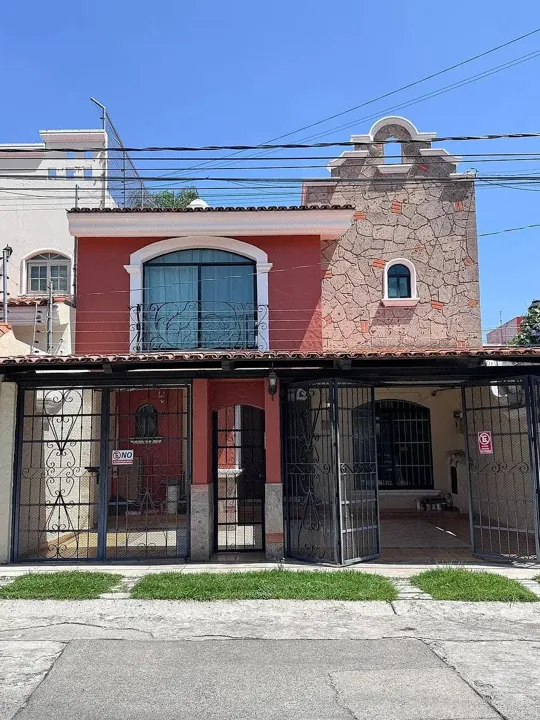 Casa Paseos del Sol