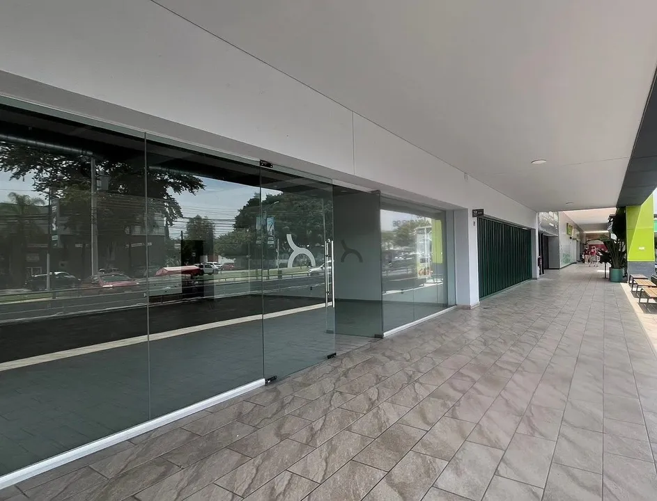 Foto 3 de Renta de local 100mt2  u oficinas en plaza VD Galerías con estacionamiento