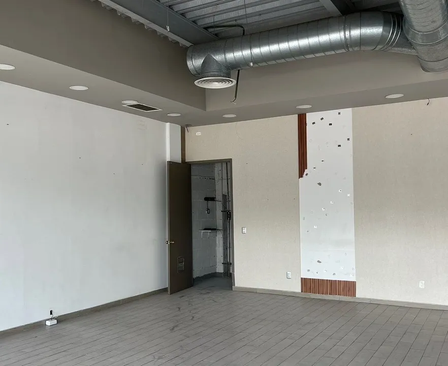 Foto 7 de Renta de local 100mt2  u oficinas en plaza VD Galerías con estacionamiento