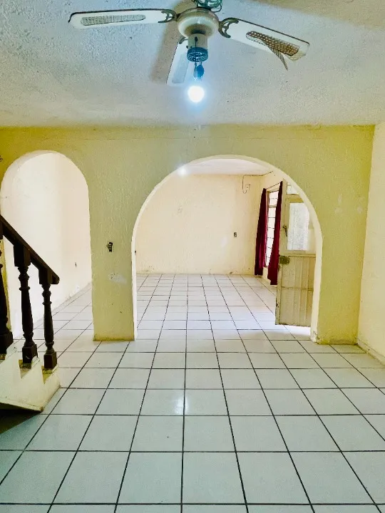 Foto 4 de CASA PARA LOCALES EN CALLE COMERCIAL DE ARENALES TAPATIOS