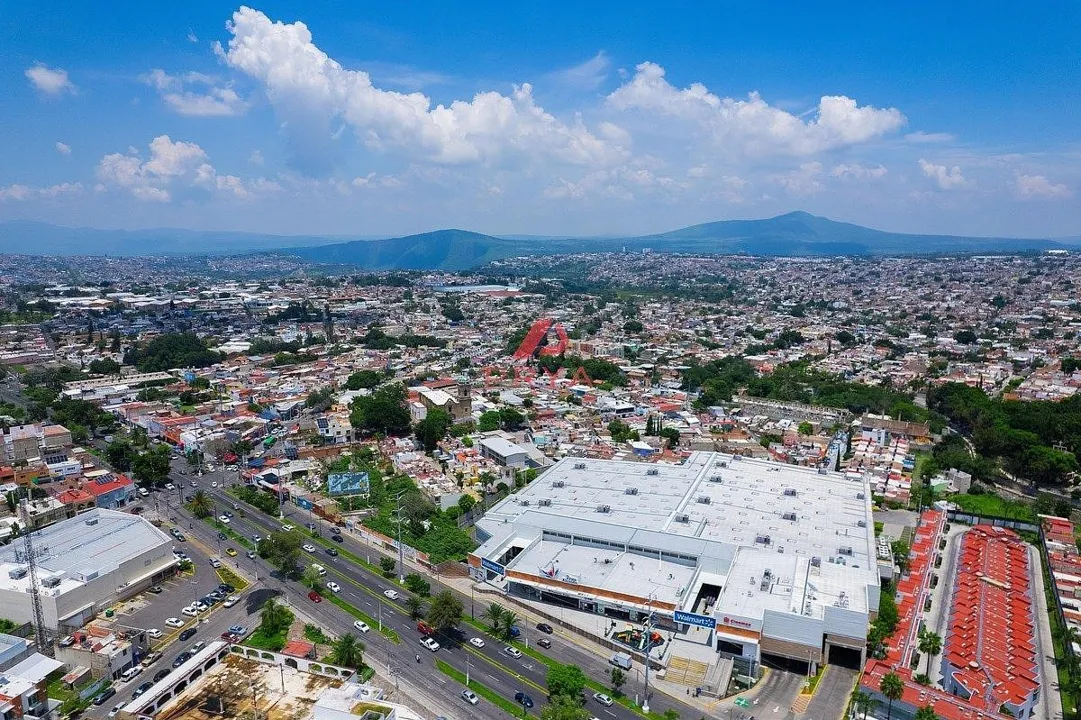 Foto 5 de Terreno Comercial en Venta  El Batán Zapopan 2224 m2 con 85m de Frente