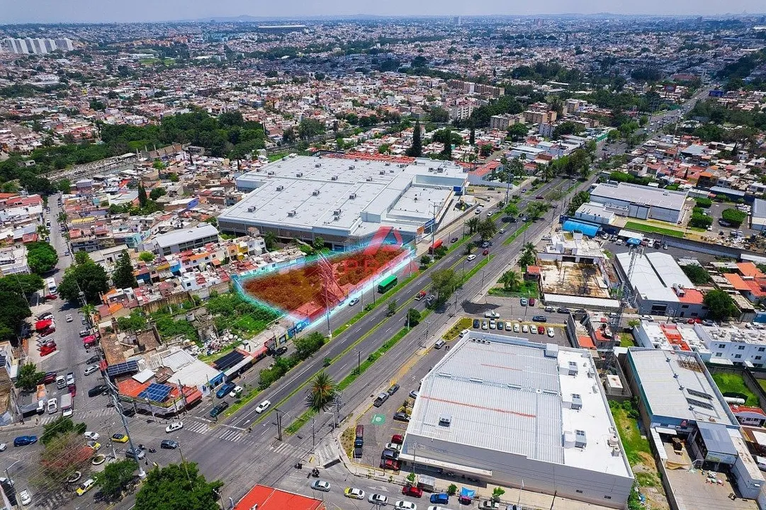 Foto 9 de Terreno Comercial en Venta  El Batán Zapopan 2224 m2 con 85m de Frente