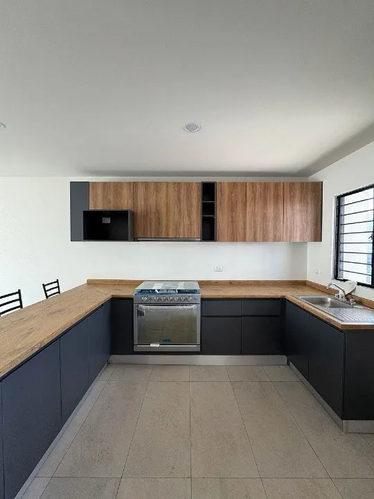 Foto 7 de Casa en venta en Boulevard Valle Imperial, Fraccionamiento Alva, Zapopan