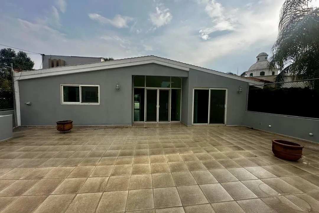 Casa "duplex" en planta alta a 1 cuadra de López Mateos, 150 M2, 3 recámaras, 2.