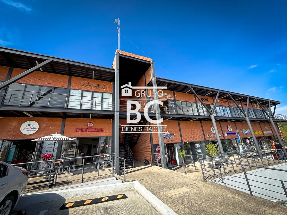 Foto 2 de Local Comercial en Renta en Plaza Punto Capital Norte | 65 m² Alta Afluencia
