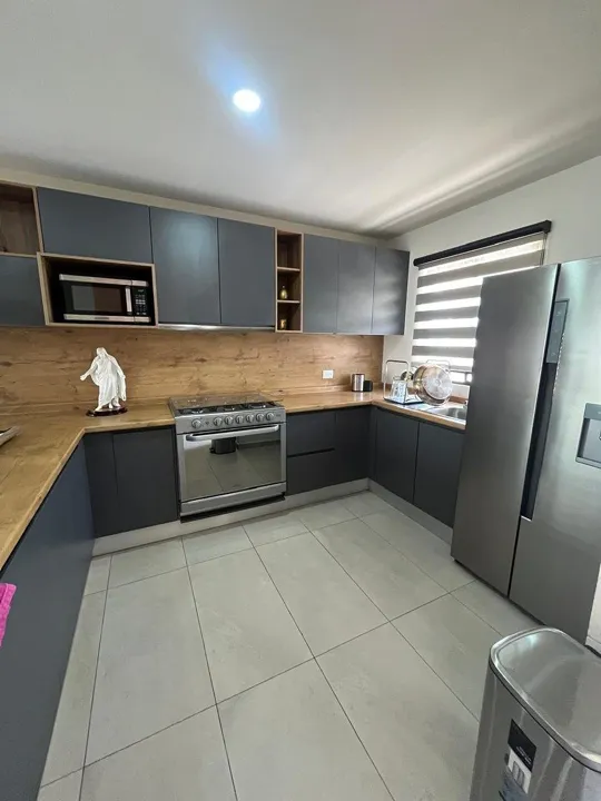 Foto 2 de Casa en Venta en Alva Residencial Zapopan | Esquina con Terreno Excedente.
