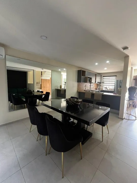 Foto 3 de Casa en Venta en Alva Residencial Zapopan | Esquina con Terreno Excedente.