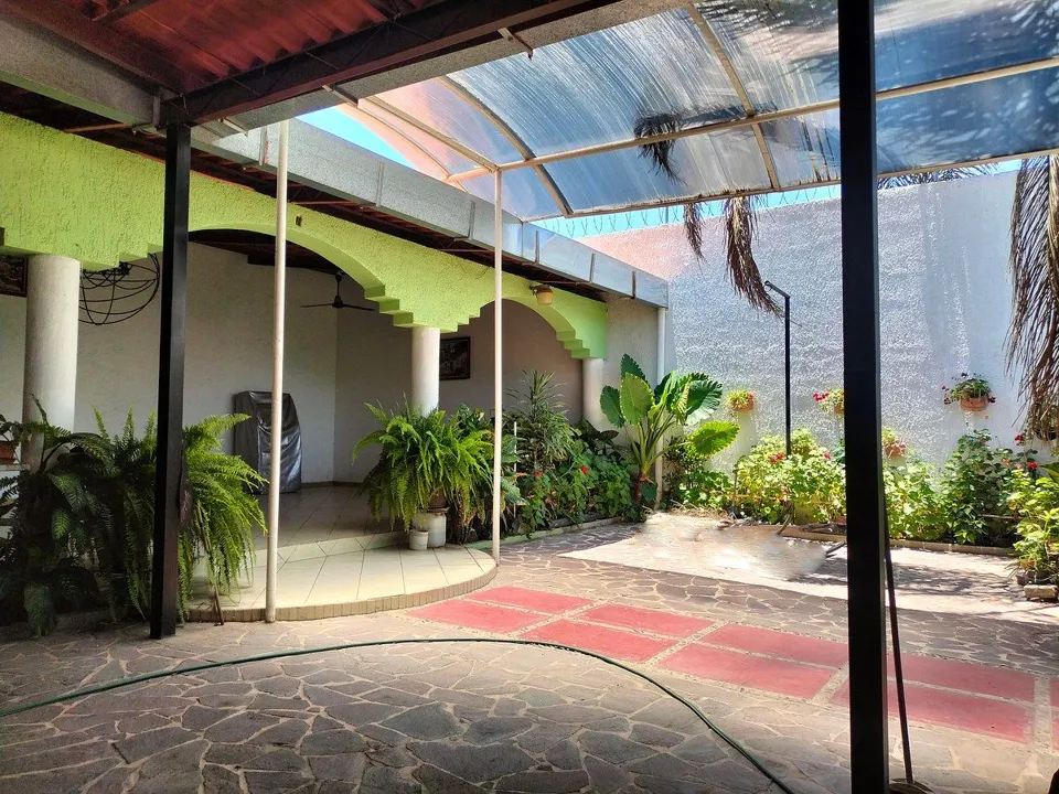 Foto 6 de Terraza o terreno en venta en Col Arenales Tapatios