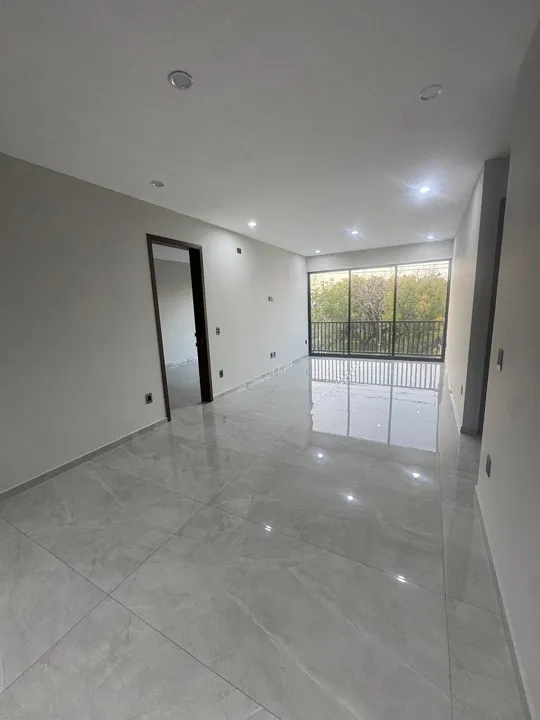 Foto 2 de Departamento en venta en Colinas de la Normal - Av Normalistas 313 - Int 1