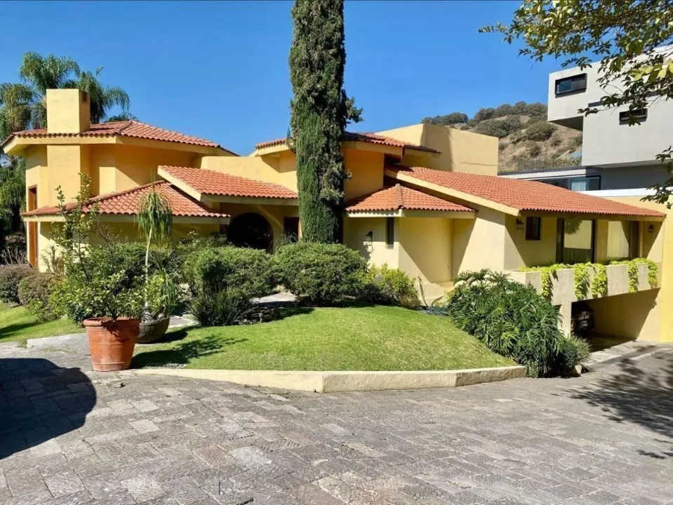 Se Vende Hermosa Residencia en Club de Golf Santa Anita