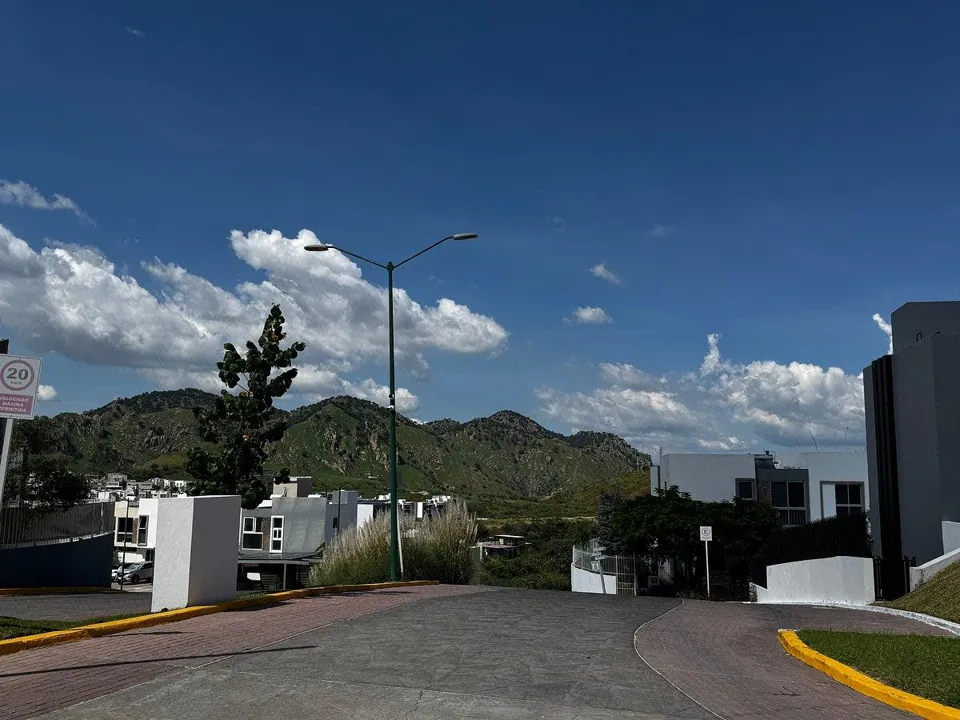 Foto 2 de Terreno Residencial en Venta en Colinas de San Isidro Coto 5