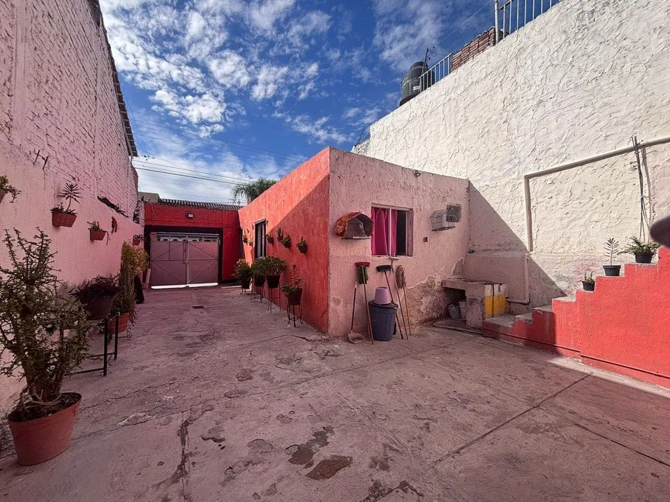 Foto 3 de Oportunidad de inversión casa en colonia Insurgentes