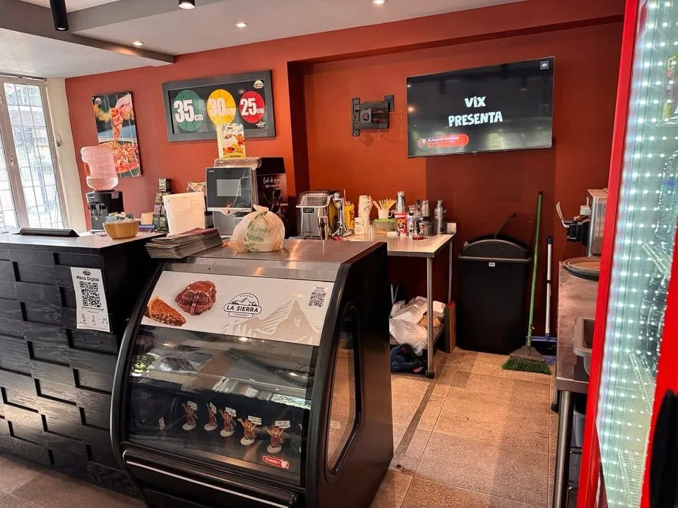 Se renta local comercial en esquina!