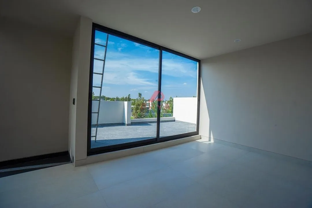 Foto 7 de Casa en Venta en Solares, Zapopan | 3 Recámaras con Baño y Roof Garden.