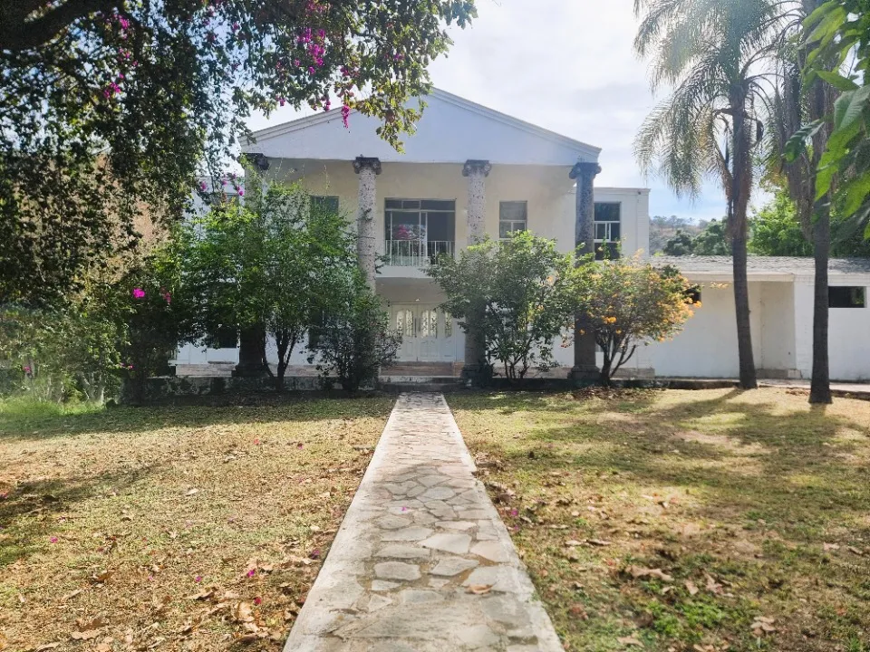 Foto 2 de Casa en venta en Puente Viejo, Las Cañadas, Zapopan
