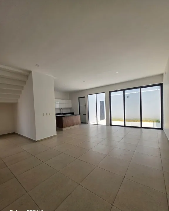 Foto 7 de Exclusiva Residencia con Acabados de Lujo en Las Grullas