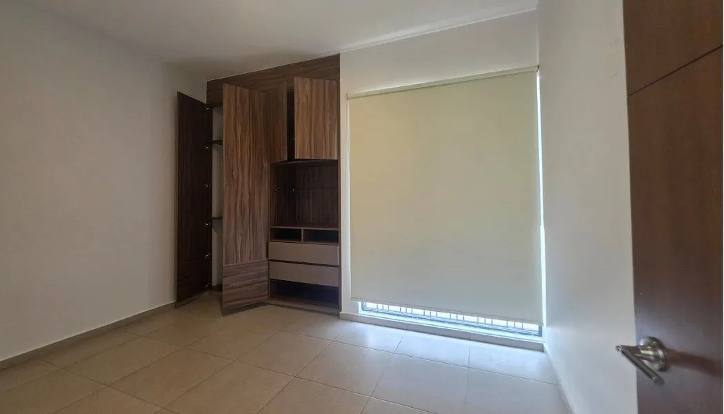 Foto 8 de Exclusiva Residencia con Acabados de Lujo en Las Grullas