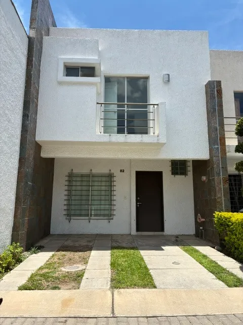 Casa en renta en Avenida Juan Gil Preciado, residencial valle norte, Zapopan