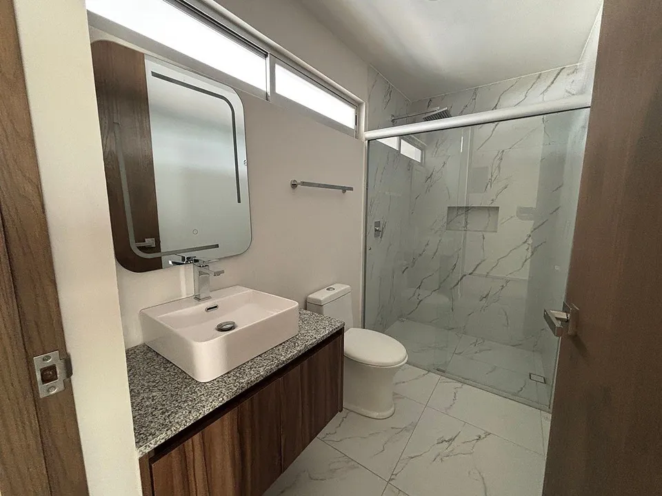 CASA EN VENTA EN ACANTHIA, SOLARES