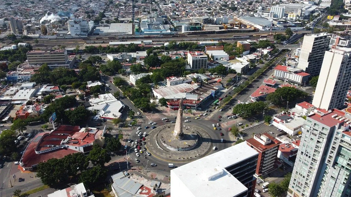 TERRENO EN VENTA COLONIA AMERICANA, 1,063  M2, IDEAL PARA DESARROLLO VERTICAL, U