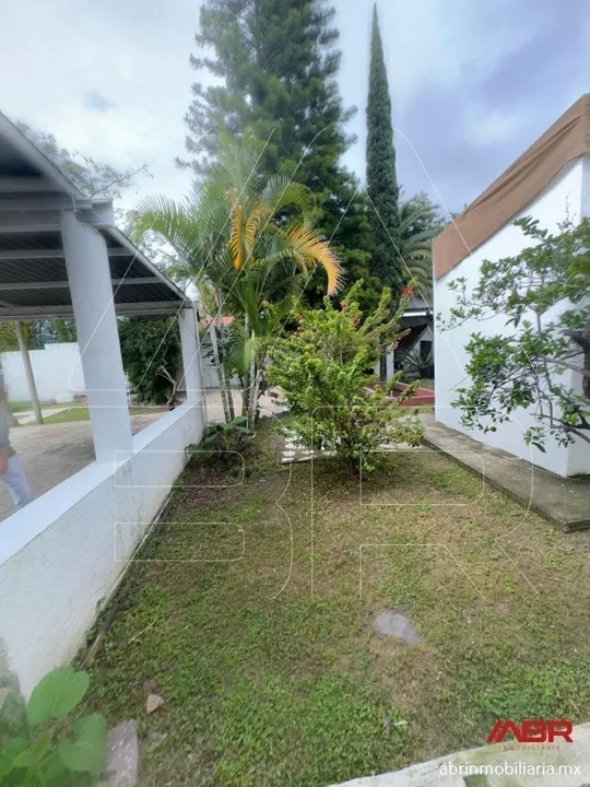 Foto 6 de CASA CON ALBERCA Y AMPLIO JARDIN EN EL CARRIL DE LA PRIMAVERA