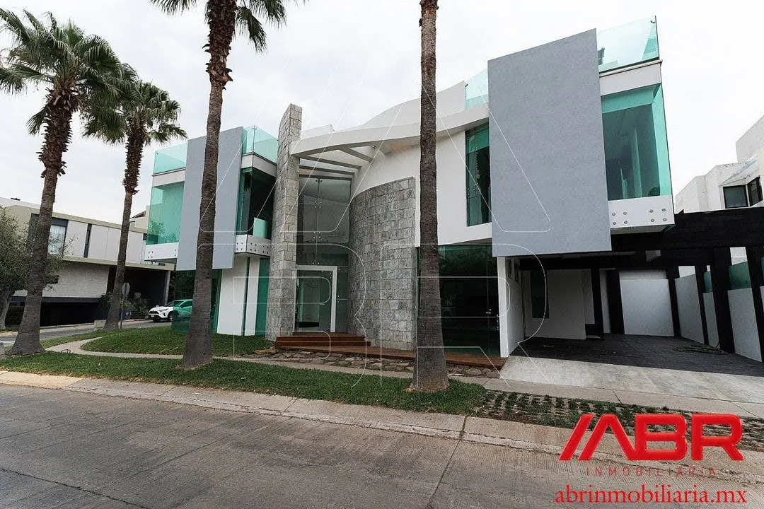 Foto 2 de CASA EN ESQUINA EN PARQUE VIRREYES