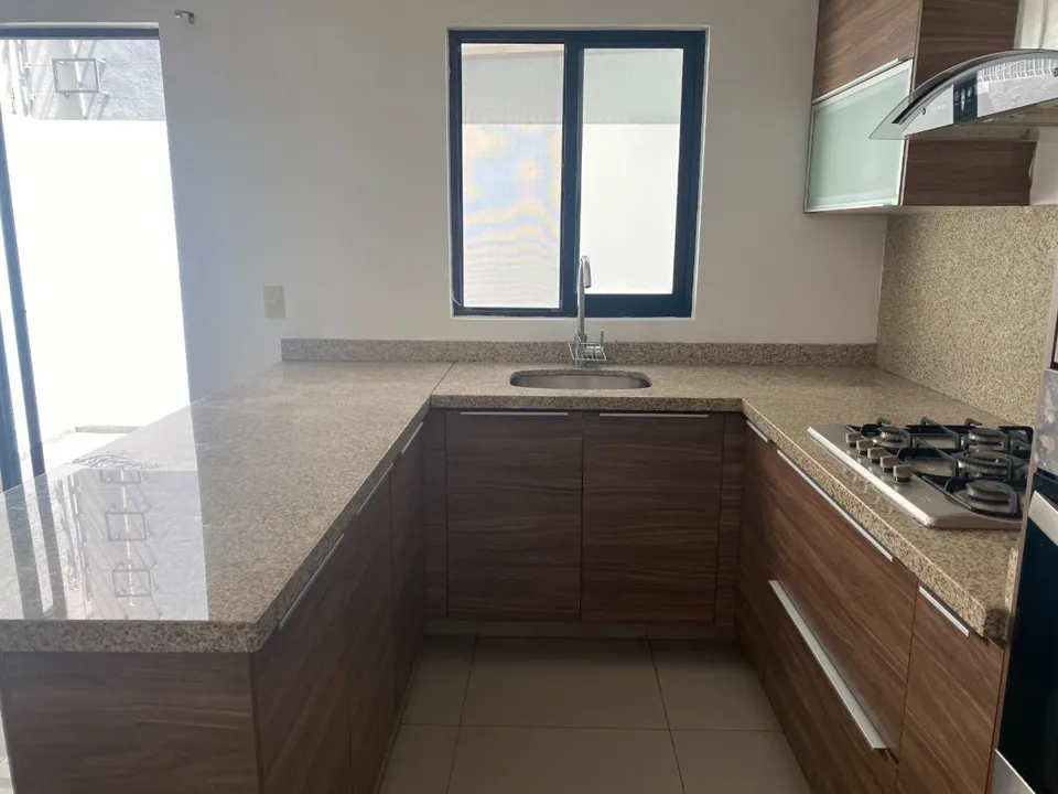 Foto 4 de Casa en Renta en Villa de los Belenes frente a parque