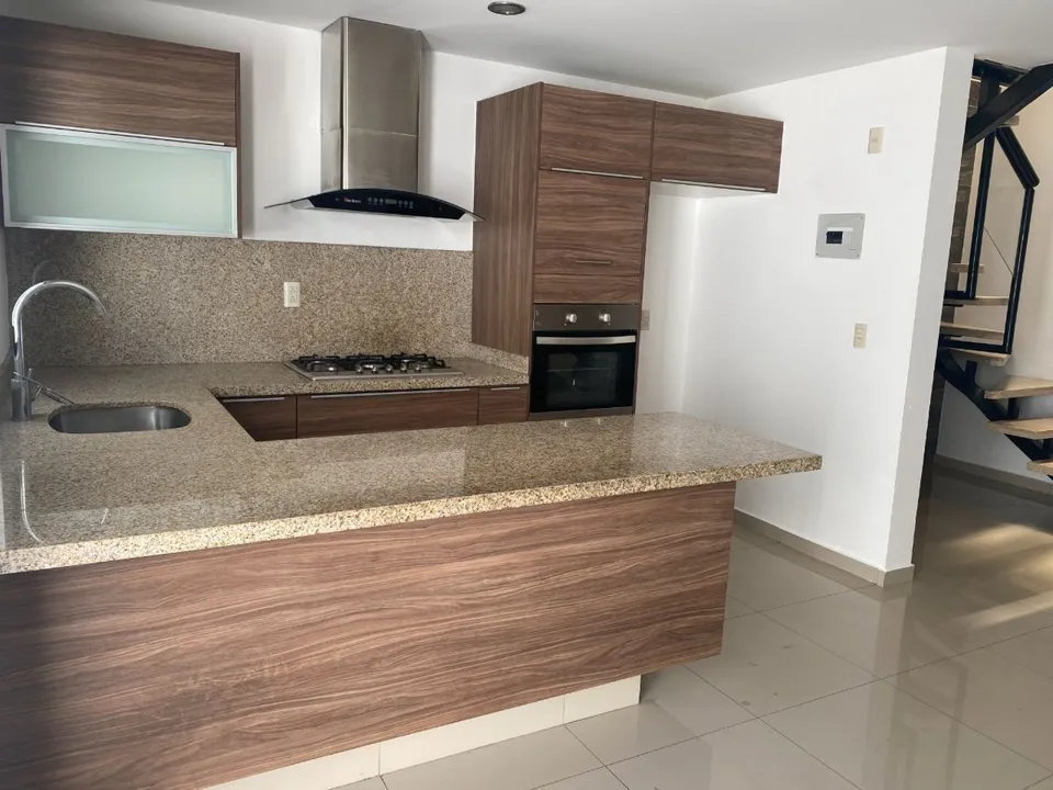 Foto 6 de Casa en Renta en Villa de los Belenes frente a parque