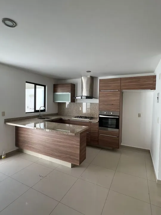 Foto 9 de Casa en Renta en Villa de los Belenes frente a parque
