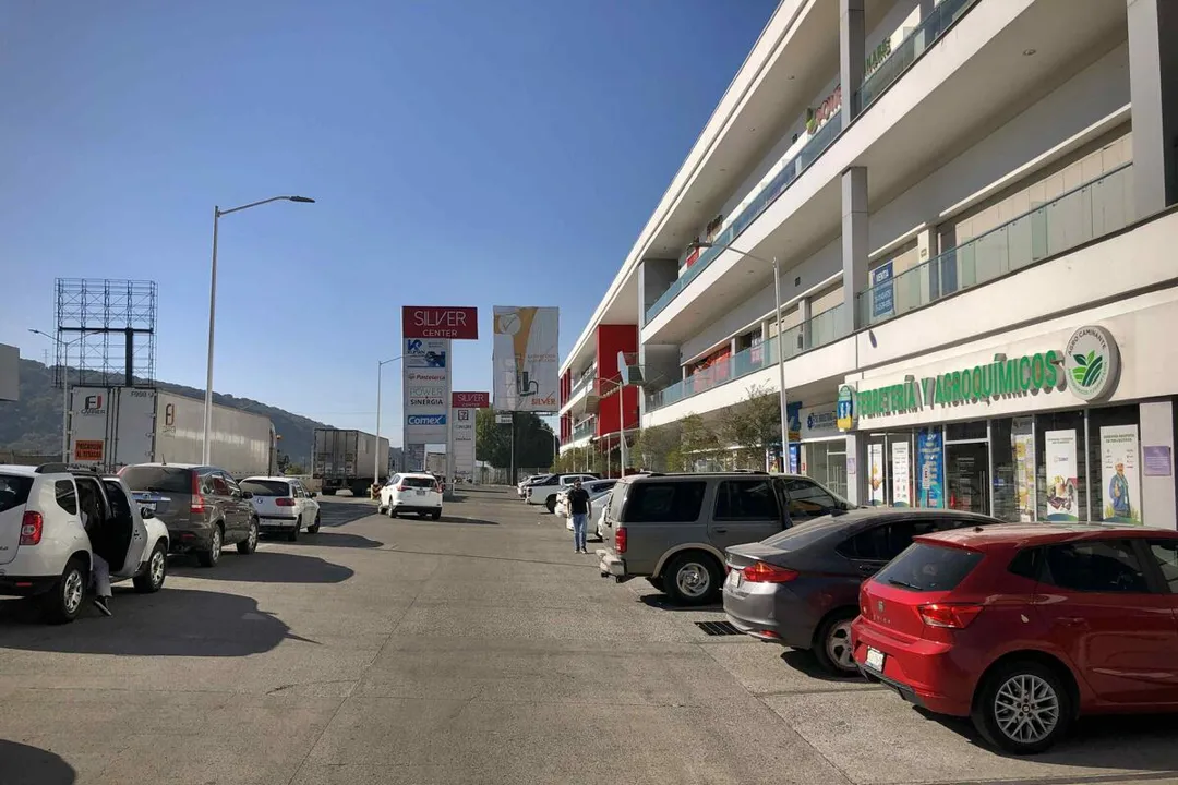 Foto 3 de Local en venta en San Juan de Ocotan, en Technology Park plaza Silver Center