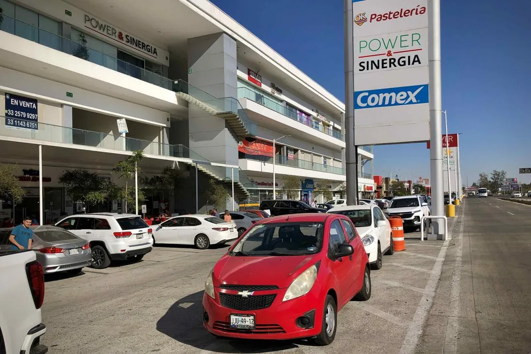 Foto 5 de Local en venta en San Juan de Ocotan, en Technology Park plaza Silver Center