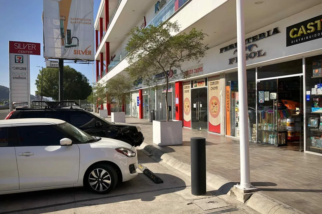 Foto 6 de Local en venta en San Juan de Ocotan, en Technology Park plaza Silver Center