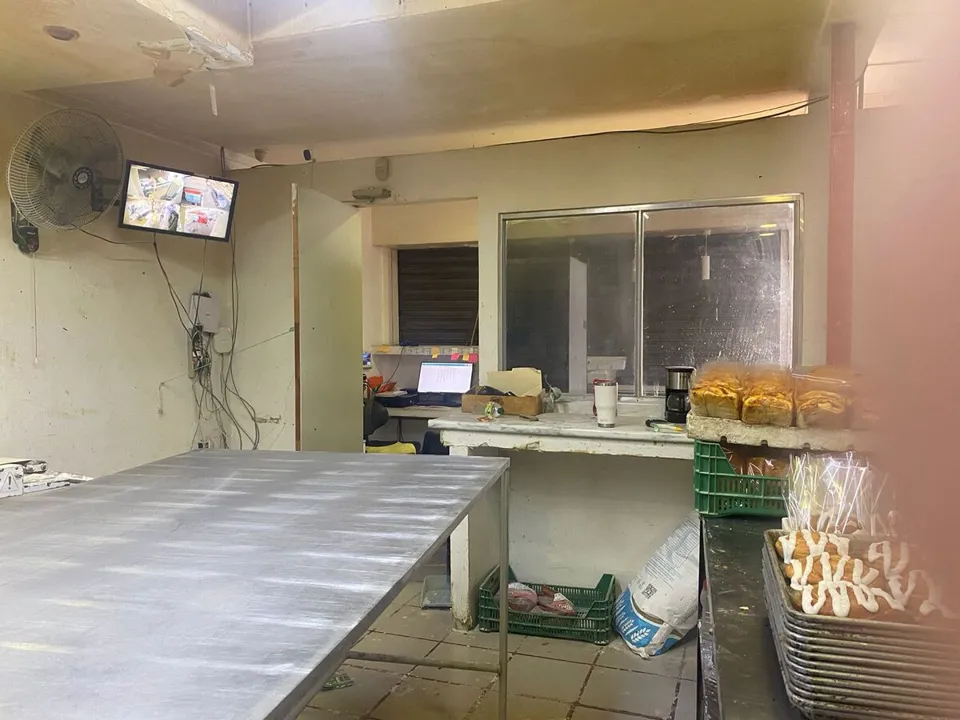 Foto 2 de PROPIEDAD CON LOCAL Y DEPARTAMENTO EN VENTA EN LAS AGUILAS