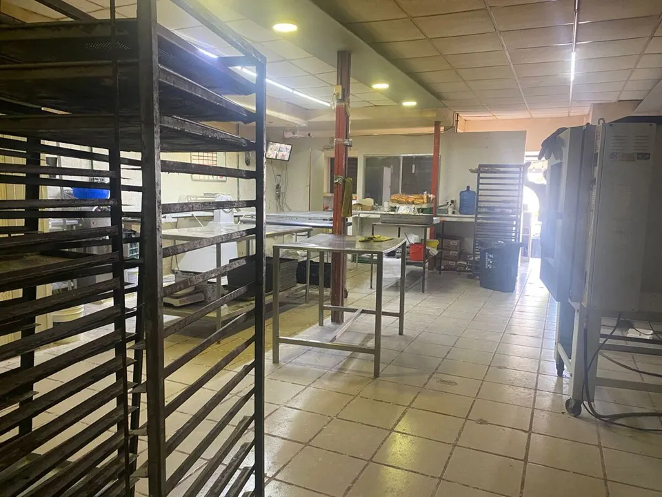 Foto 8 de PROPIEDAD CON LOCAL Y DEPARTAMENTO EN VENTA EN LAS AGUILAS