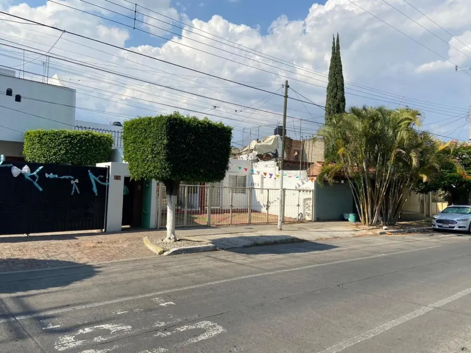 Foto 2 de Conjunto de Locales y Departamentos en Venta en Tabachines