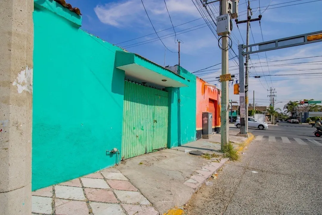 Foto 2 de Terreno en Esquina Comercial en Venta – Calzada Independencia Norte