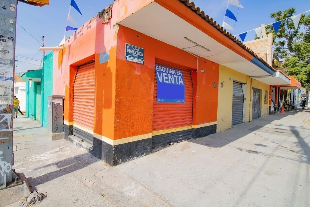 Foto 3 de Terreno en Esquina Comercial en Venta – Calzada Independencia Norte