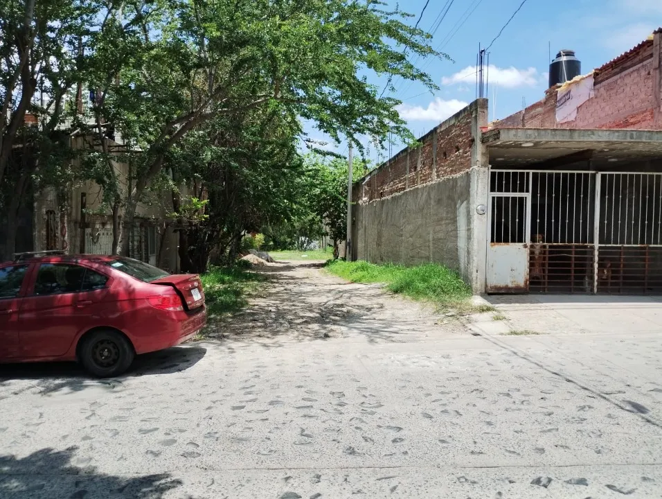 Foto 2 de Terreno en venta en Via De Los Rosales, Jardines De La Enramada, Zapopan