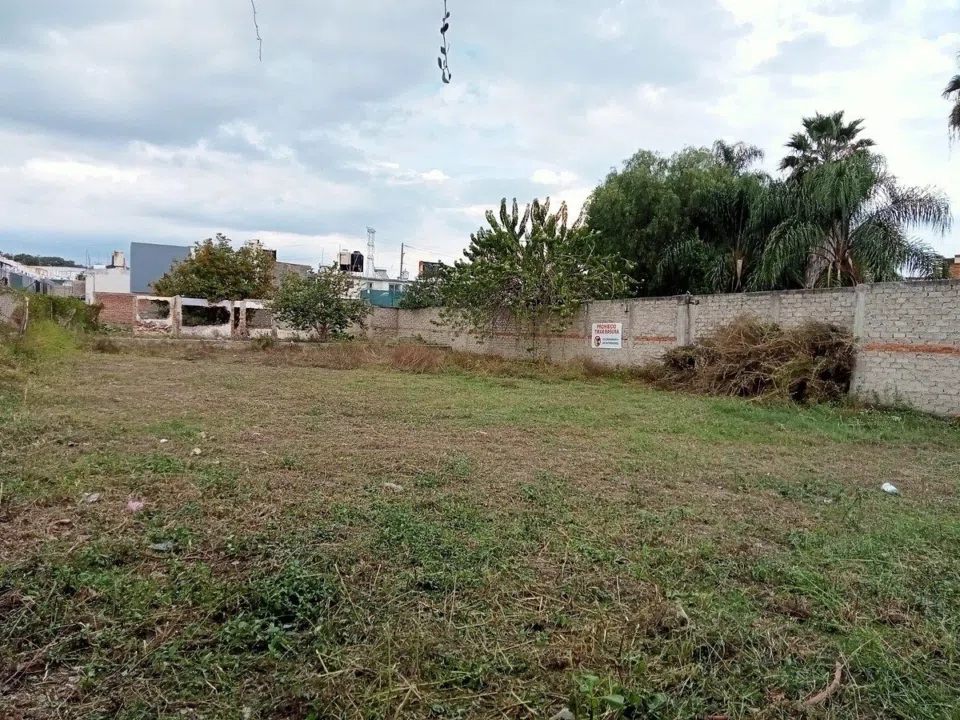 Terreno en Venta en Esquina Bosques del Centinela Zapopan Uso Mixto MV4