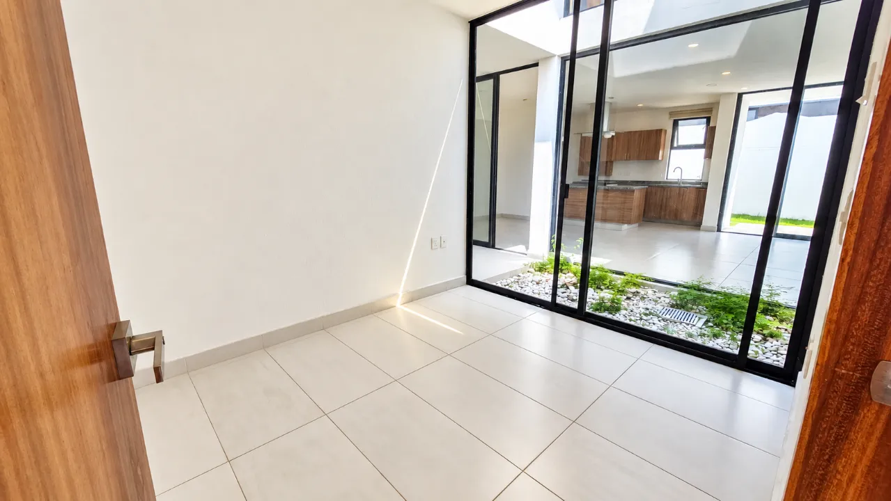Foto 6 de CASA EN VENTA EN SOLARES – COTO FONTEE