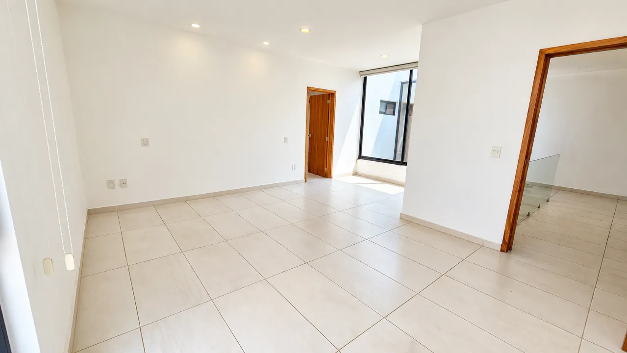 Foto 9 de CASA EN VENTA EN SOLARES – COTO FONTEE