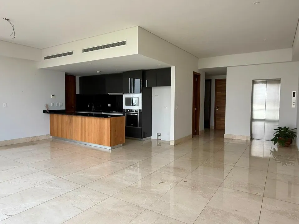 Foto 2 de Puerta Las Lomas se renta departamento de lujo 2 rec + cuarto de servicio!