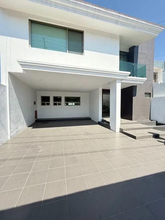 Foto 2 de Casa en Venta en Jardines de Guadalupe