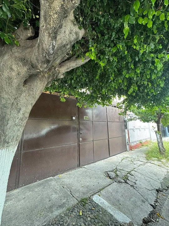 Casa en venta con recámara en planta baja en Jardines de la Cruz 🌳