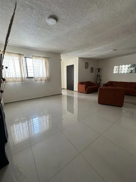 Foto 3 de Casa en venta con recámara en planta baja en Jardines de la Cruz 🌳