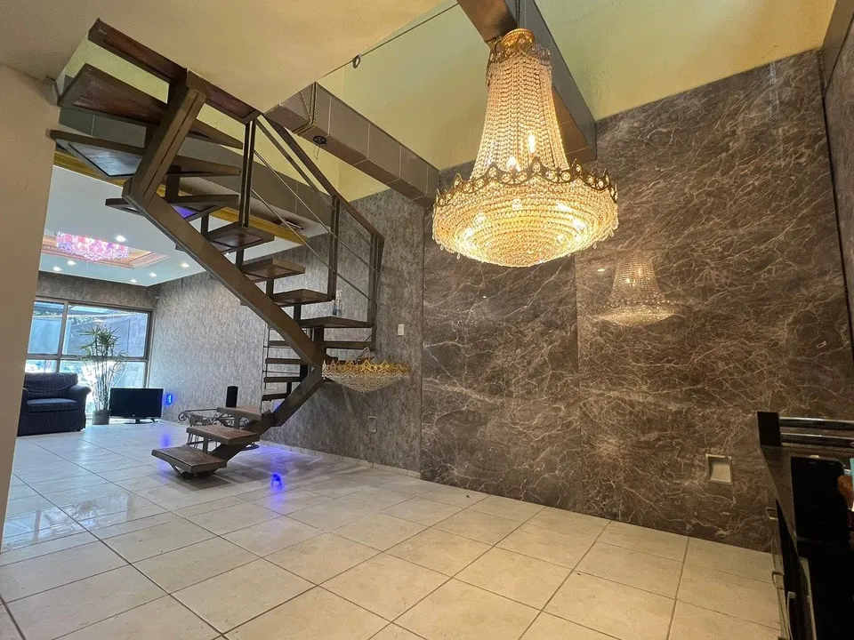 Foto 4 de Amplia Casa en Venta en Bugambilias