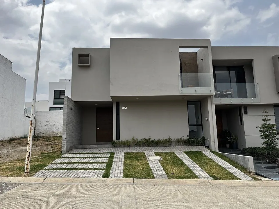 Foto 2 de Casa en Venta en Valle Imperial, Valle del Imperio Griego, Zapopan