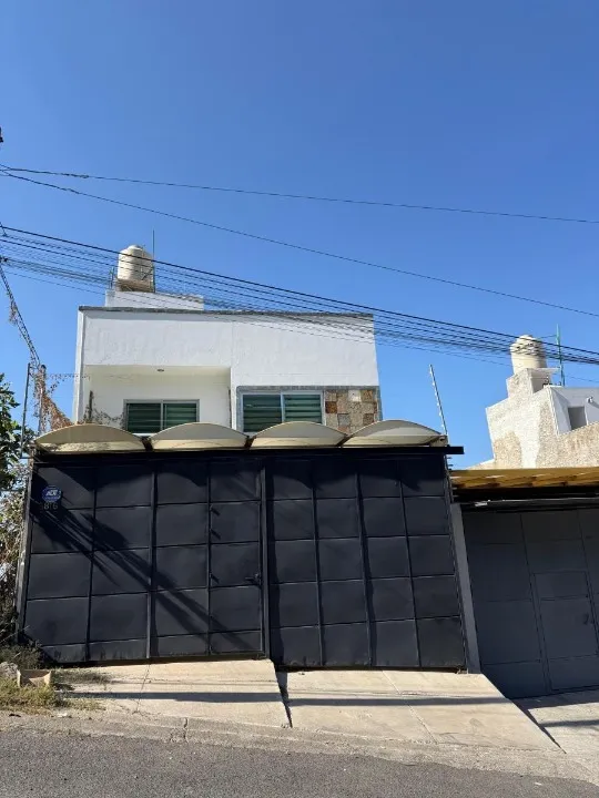 Casa en venta en Constitucion De 1857, El Tapatío, San Pedro Tlaquepaque